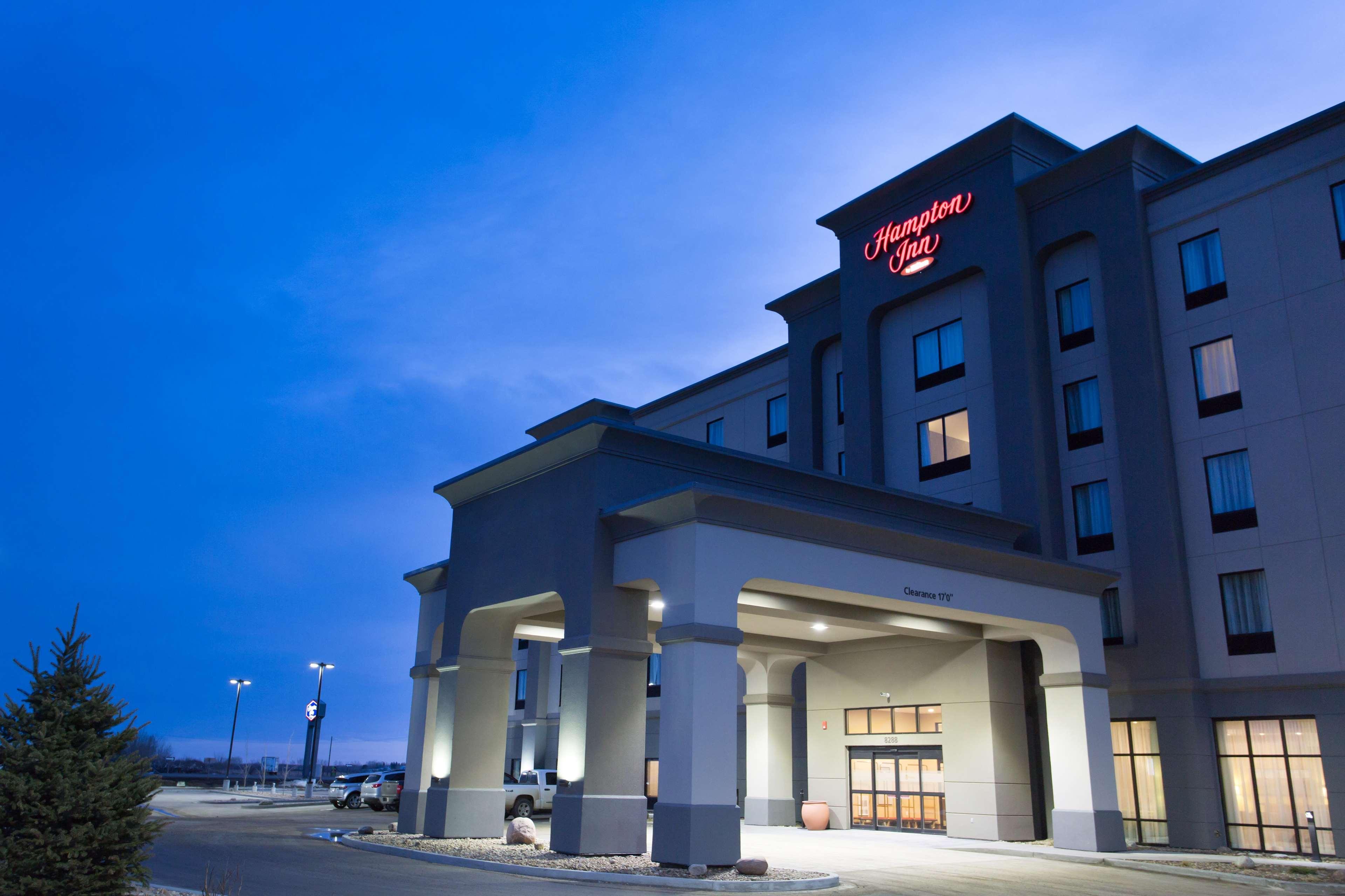 Hampton Inn By Hilton Lloydminster Ngoại thất bức ảnh
