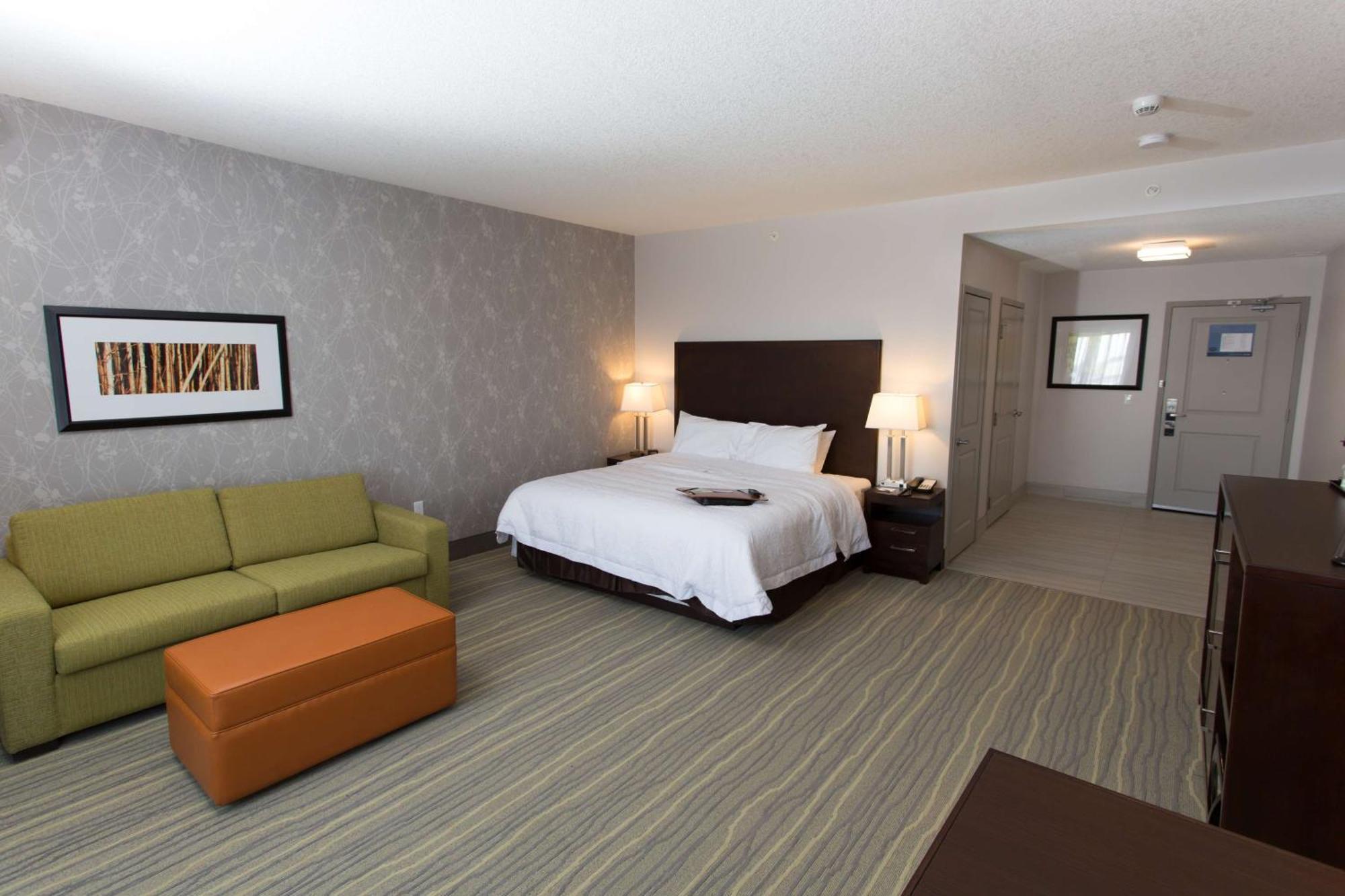 Hampton Inn By Hilton Lloydminster Ngoại thất bức ảnh