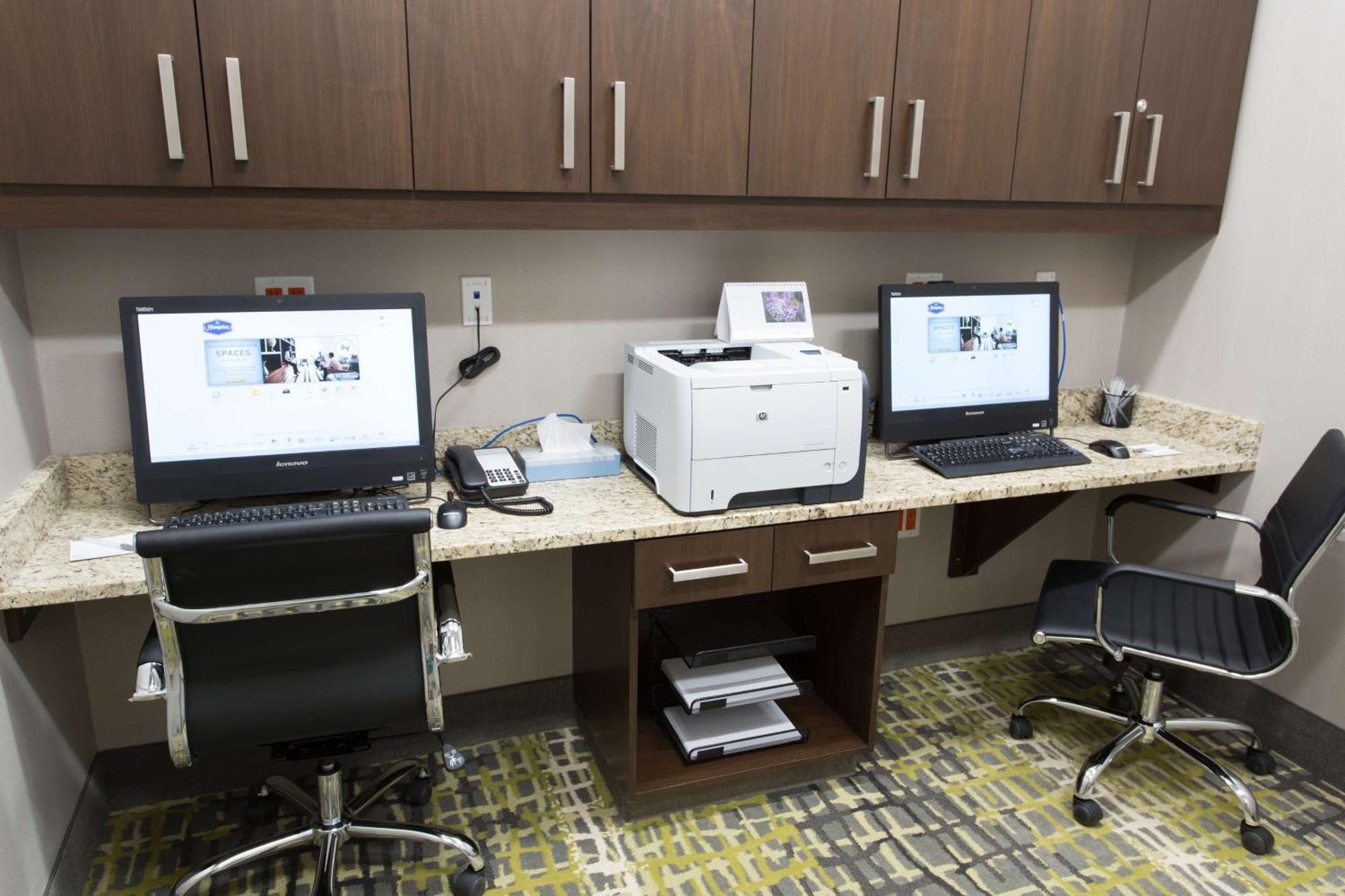 Hampton Inn By Hilton Lloydminster Ngoại thất bức ảnh