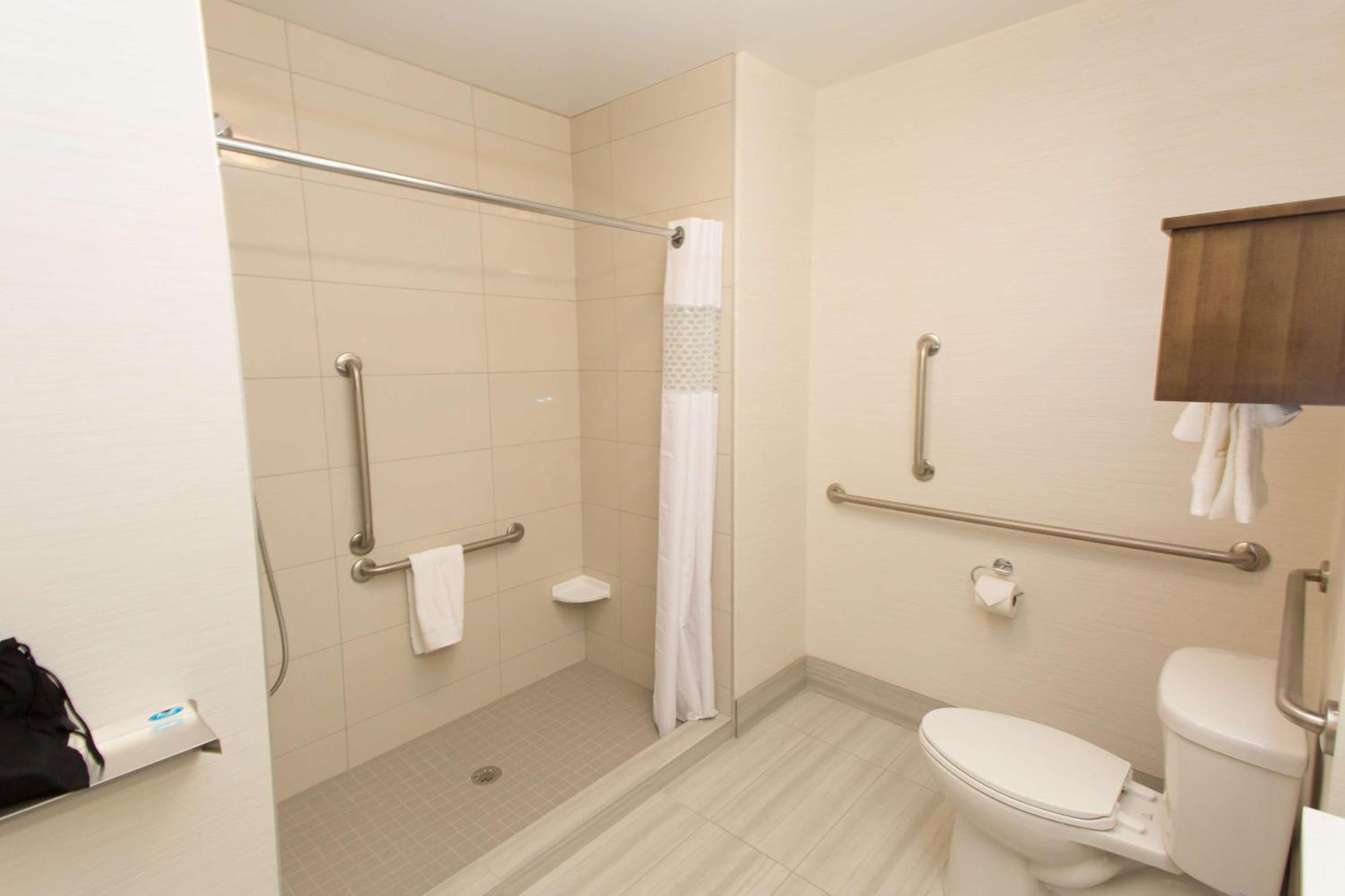 Hampton Inn By Hilton Lloydminster Ngoại thất bức ảnh